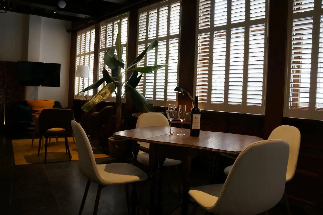 Charming Suites Jan Zonder Vrees 안트베르펜 4*,