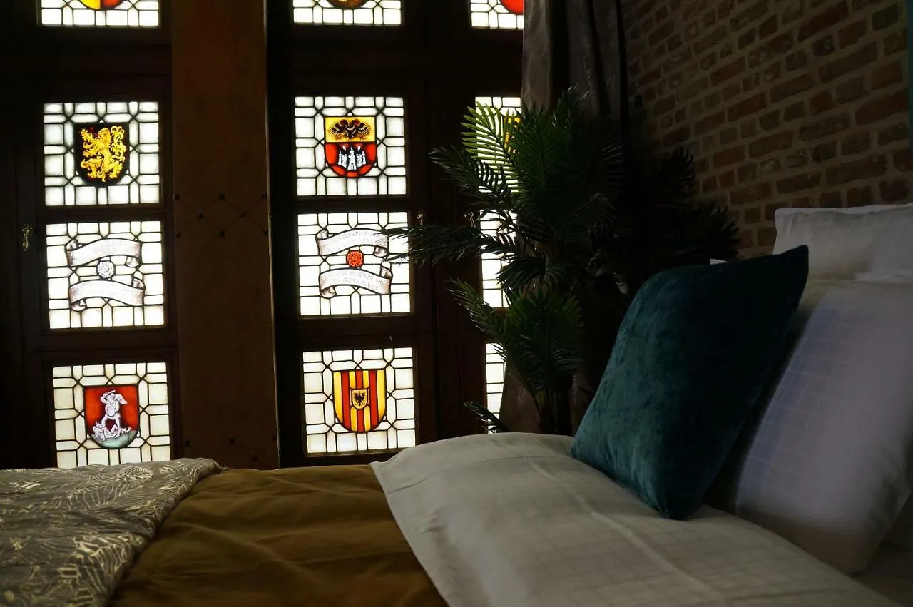 Charming Suites Jan Zonder Vrees 안트베르펜 B&B
