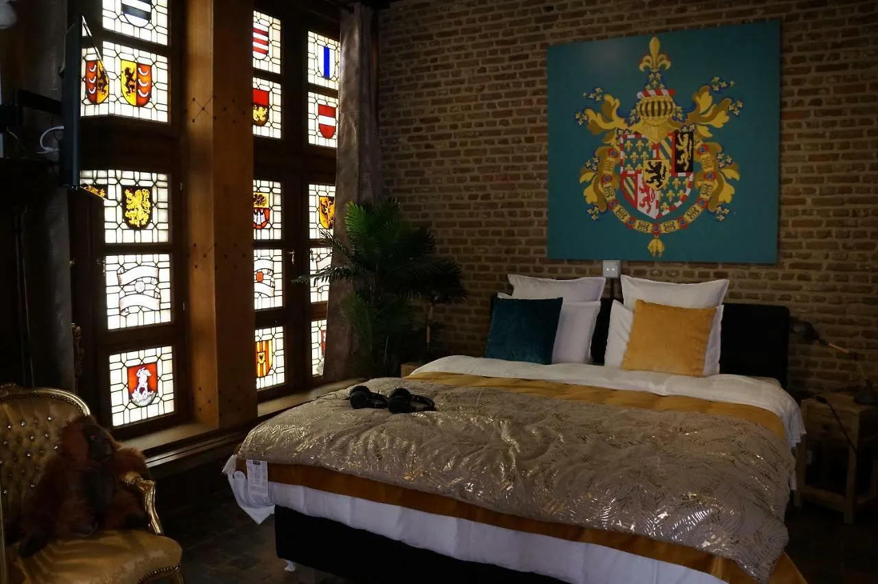 Charming Suites Jan Zonder Vrees 안트베르펜 B&B