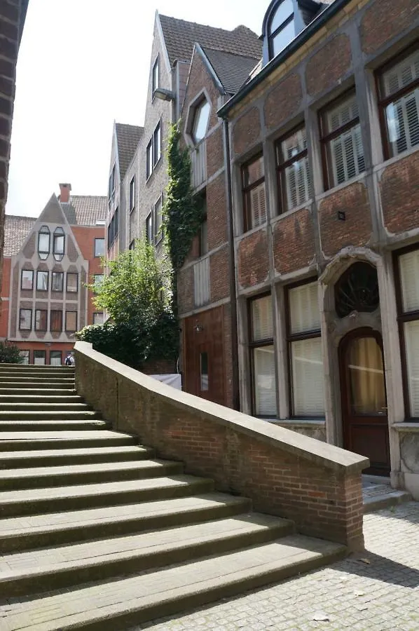 Charming Suites Jan Zonder Vrees 안트베르펜 B&B