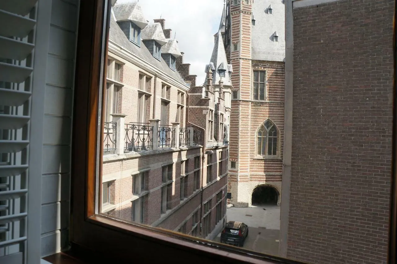 Charming Suites Jan Zonder Vrees Antwerp Bed & Breakfast